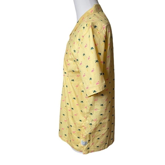 Public Art Flamingo Palm Men’s Yellow Short Sleeve Shirt Size XL - Picture 3 of 8